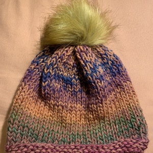 Sapka. Kézi kötésű padlizsán színűs slouchy fazonú női sapka eladó, Ruha & Divat, Sál, Sapka, Kendő, Sapka, Kötés, MESKA