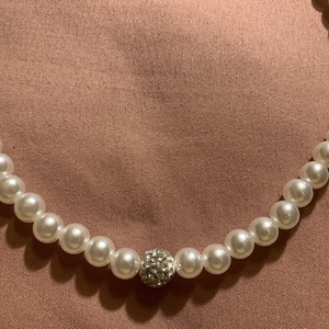 Feher Gyöngyökből készült vintage stílusú nyaklánc - ékszer - nyaklánc - gyöngyös nyaklánc - Meska.hu