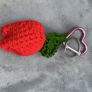 Kulcstartó. Horgolt  tulipános szivecskés Kulcstartó  eladó , Táska & Tok, Kulcstartó & Táskadísz, Kulcstartó, Horgolás, MESKA