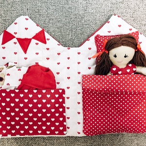Textil babaház öltöztethető babával, Játék & Sport, Baba & babaház, Baba, Varrás, Hímzés, MESKA