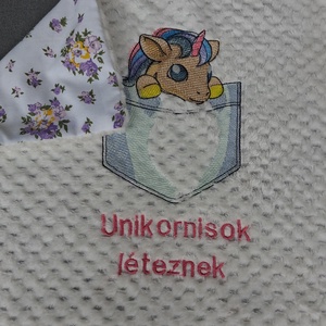 Prémium Minky Babatakaró Hímzéssel  (60x88 cm) - baba - mama - baba ágynemű - baba párna és huzat - Meska.hu