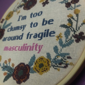 Fragile masculinity - Modern keresztszemes hímzett kép - otthon & életmód - dekoráció - fali és függő dekoráció - falra akasztható dekor - Meska.hu