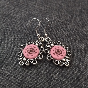 Hímzett fülbevaló, Ékszer, Fülbevaló, Lógó fülbevaló, Hímzés, Ékszerkészítés, MESKA