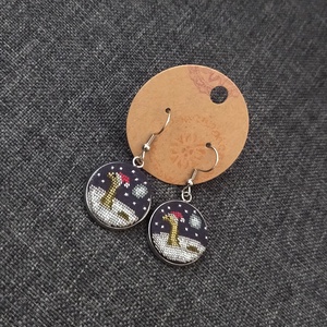 Nessi - Hímzett fülbevaló - ékszer - fülbevaló - lógós kerek fülbevaló - Meska.hu