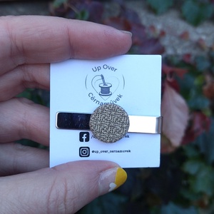 Hímzett nyakkendőtű, geometrikus blackwork - Meska.hu