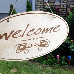 'Welcome' feliratú tábla ajtódísz, Otthon & Életmód, Ajtódísz & Kopogtató, Dekoráció, Ajtó- és ablak dekoráció, Famegmunkálás, MESKA