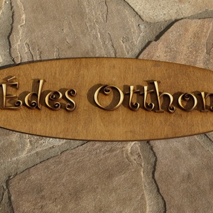 'Édes Otthon' feliratú tábla ajtódísz dekoráció, Otthon & Életmód, Dekoráció, Ajtó- és ablak dekoráció, Ajtódísz & Kopogtató, Famegmunkálás, MESKA