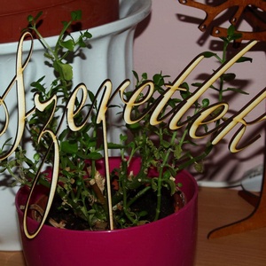 'Szeretlek' tortába, virágba szúrható fa felirat, Otthon & Életmód, Dísztárgy, Dekoráció, Famegmunkálás, MESKA