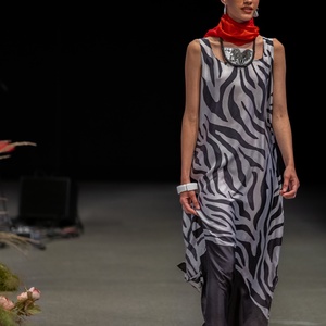 zebra mintás valódi hernyóselyem ruha, Ruha & Divat, Női ruha, Alkalmi ruha & Estélyi ruha, Selyemfestés, MESKA
