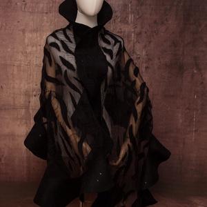 Fekete selyemre muszlinra nemezelt gyapjú stóla ,különleges  alkalomra - ruha & divat - sál, sapka, kendő - sál - Meska.hu