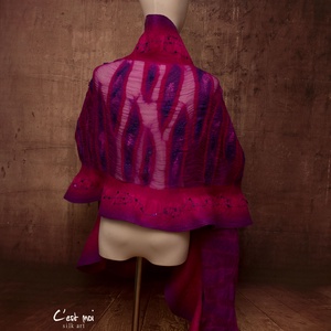 Fukszia  selyemre muszlinra nemezelt gyapjú stóla ,különleges  alkalomra - ruha & divat - sál, sapka, kendő - sál - Meska.hu