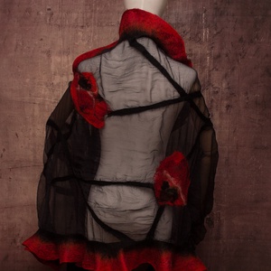 Piros pipacsos selyemre muszlinra nemezelt gyapjú stóla ,különleges  alkalomra - ruha & divat - sál, sapka, kendő - sál - Meska.hu