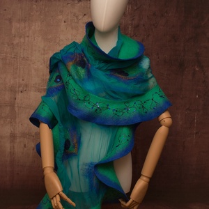 Türkiz pávás  selyemre muszlinra nemezelt gyapjú stóla ,különleges  alkalomra - ruha & divat - sál, sapka, kendő - sál - Meska.hu