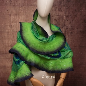 Zöld szitakötős  selyemre muszlinra nemezelt gyapjú stóla ,különleges  alkalomra - ruha & divat - sál, sapka, kendő - sál - Meska.hu