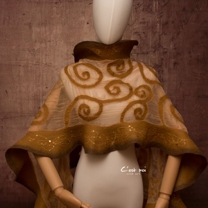 Bézs  selyemre muszlinra nemezelt gyapjú stóla  ,különleges  alkalomra - ruha & divat - sál, sapka, kendő - sál - Meska.hu