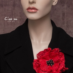 Virág selyemre nemezelt  gyapjú virág kitűző, bross - ékszer - kitűző és bross - Meska.hu