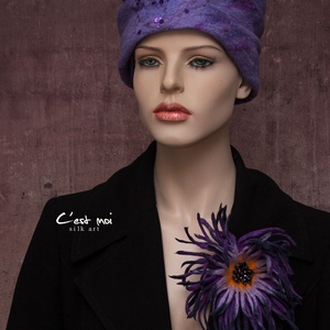 Virág selyemre nemezelt  gyapjú virág kitűző, bross - ékszer - kitűző és bross - Meska.hu