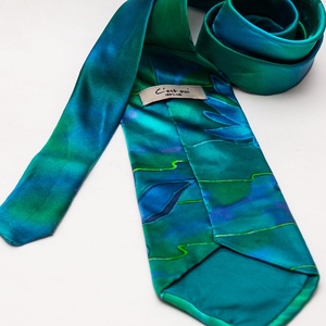 Kék  lótuszos kézzel festett selyem nyakkendő  - ruha & divat - férfi ruha - nyakkendő - Meska.hu