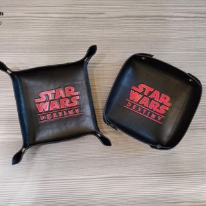 Star Wars feliratos kockadobó tálca - játék & sport - táblajáték és kártyajáték - társasjátékok - dobókocka - Meska.hu