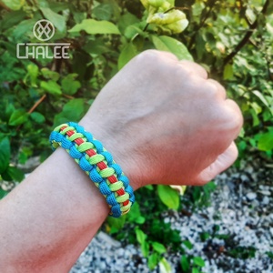 Háromszínű paracord karkötő - ékszer - karkötő - fonott karkötő - Meska.hu