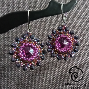 Absolute Lilac Mandala fülbevaló, Ékszer, Fülbevaló, Lógós kerek fülbevaló, Ékszerkészítés, Gyöngyfűzés, gyöngyhímzés, MESKA