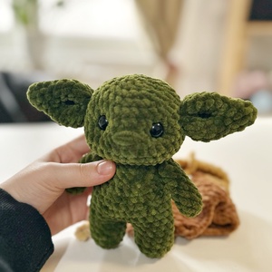 Bébi Yoda levehető ruhával. - játék & sport - plüssállat & játékfigura - plüss mesefigurák - Meska.hu