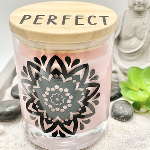 Perfect parfüm illatú gyertya mandalával díszített üvegben - otthon & lakás - gyertya, illat, aroma - gyertya - Meska.hu