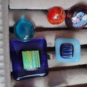 Királykék szett - átlátszó ékszerüveg medál és lógós fülbevaló - ékszer - ékszerszett - Meska.hu