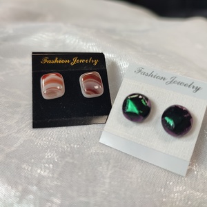 Barna-feher és zöld csillogós antiallergén üvegékszer pötty fülik, Ékszer, Fülbevaló, Pötty fülbevaló, Ékszerkészítés, Üvegművészet, MESKA