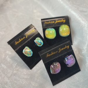 3 Csillogó zöld, lila, színjátszó dichroic antiallergén üvegékszer pötty fülik, Ékszer, Fülbevaló, Pötty fülbevaló, Ékszerkészítés, Üvegművészet, MESKA