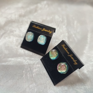 Csillogó ezüst és rózsaszín dichroic antiallergén üvegékszer pötty fülik - ékszer - fülbevaló - pötty fülbevaló - Meska.hu