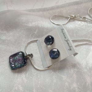 Csillogó fémes lila dichroic antiallergén üvegékszer, pötty füli és medál  - ékszer - ékszerszett - Meska.hu