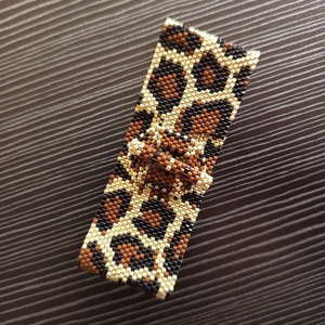 Leopárdmintás karkötő - ékszer - karkötő - gyöngyös karkötő - Meska.hu