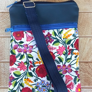 Népi mintás oldaltáska, fesztivál táska, kis táska, tarisznya sötétkék-fehér bélelt - táska & tok - kézitáska & válltáska - tarisznya - Meska.hu