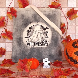Kézzel festett vászontáska - Wednesday Izé - otthon & életmód - dekoráció - halloween - halloweeni jelmez és kiegészítők - Meska.hu
