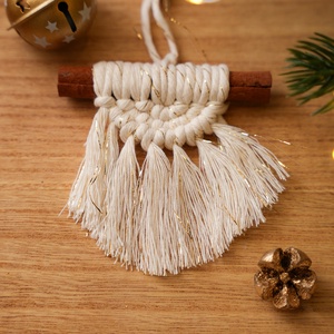 Fahéj alapra/rúdra készített makramé karácsonyfadísz, Karácsony, Karácsonyi lakásdekoráció, Karácsonyfadíszek, Csomózás, MESKA