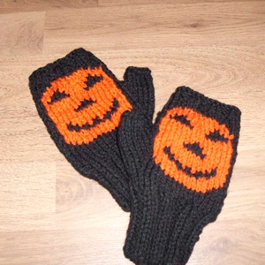 Halloween sütőtökös kesztyű - Meska.hu