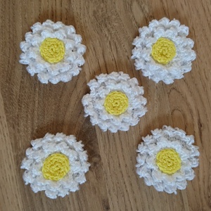 5 db virág kitűző Nőnapra - ékszer - kitűző és bross - Meska.hu