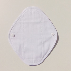 Mosható tisztasági betét- rózsaszín virág mintás / mosható textil betét - szépségápolás - intim higiénia - tisztasági betét - Meska.hu