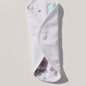Mosható tisztasági betét- rózsa mintás / mosható textil betét - szépségápolás - intim higiénia - tisztasági betét - Meska.hu