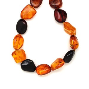 Borostyán pebble 10-18x14-24mm nyaklánc 45-55cm, Ékszer, Nyaklánc, Hosszú nyaklánc, , MESKA