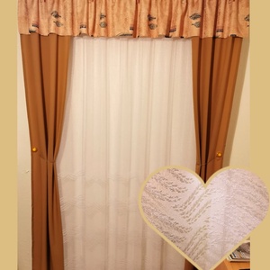 Vasalást nem igénylő függöny szett-ÚJ-készre varrva, Otthon & Életmód, Lakástextil, Függöny és kiegészítő, Függöny, Varrás, Hófehér csipke függöny modern mintával. 

Dekor függöny rávarrt drapériával, a 2 oldalsó rész egybe..., MESKA