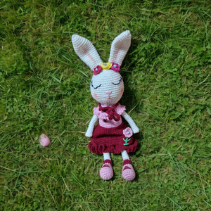 Vivi a szende nyuszi amigurumi technikával kézzel horgolt  - játék & sport - plüssállat & játékfigura - nyuszi - Meska.hu