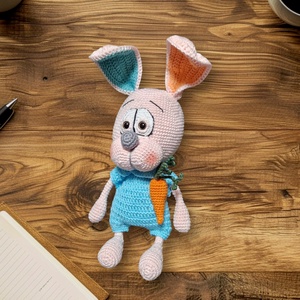 Amigurumi horgolt Nyuszi répával, Játék & Sport, Plüssállat & Játékfigura, Nyuszi, Horgolás, MESKA