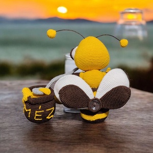 Amigurumi horgolt méhecske csuporral  - játék & sport - plüssállat & játékfigura - más figura - Meska.hu