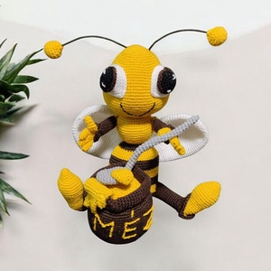 Amigurumi horgolt méhecske csuporral  - játék & sport - plüssállat & játékfigura - más figura - Meska.hu