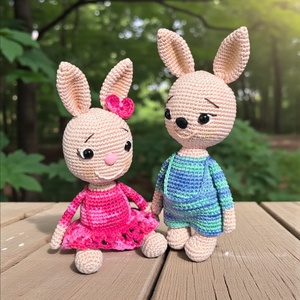 Pulcsis,nadrágos,szoknyás Nyuszi 20cm magas amigurumi horgolt  - játék & sport - plüssállat & játékfigura - nyuszi - Meska.hu