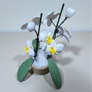 Orchidea kaspóval együtt, örökké virágzik  - otthon & életmód - virágdekoráció - virágdíszek - virágdísz kaspóban - Meska.hu