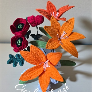 Horgolt Liliom fehér színben készleten  - otthon & életmód - virágdekoráció - virágdíszek - dekor koszorúk, kopogtatók - Meska.hu