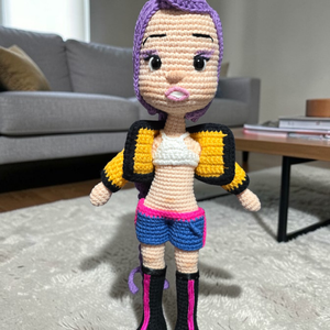 K Pop Rumi Danger Hunter Amigurumi horgolt Hasonmás figura  - játék & sport - plüssállat & játékfigura - ember - Meska.hu